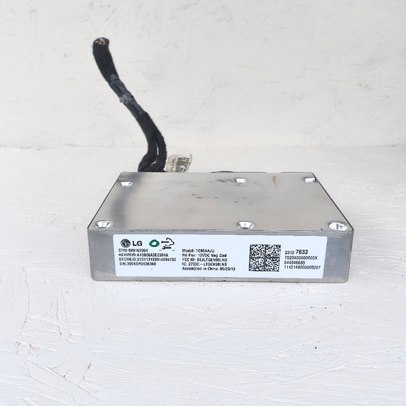 LG | 2014 Chevrolet OnStar GPS Navigation Control Module 23127633 OEM - Picture 1 of 8